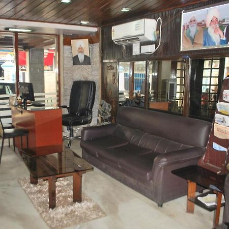 كولكاتا Hotel Heera International المظهر الخارجي الصورة
